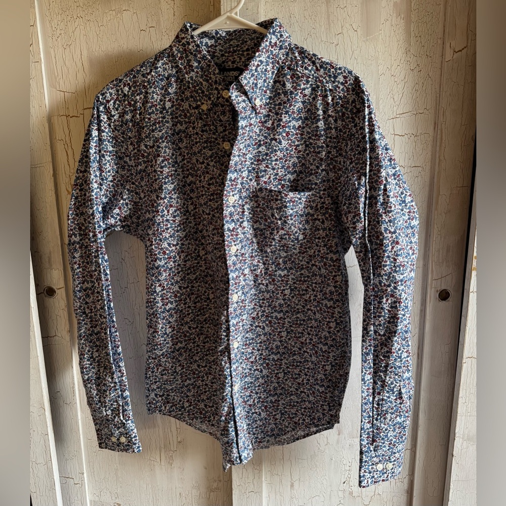 Lands End Mens Longsleeve Floral Blue Maroon White Button Up Shirt size Medium